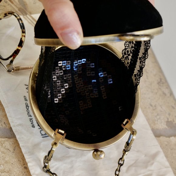 M ESSENTIAL Unique Hexagonal Clutch Purse - Picture 4 of 14